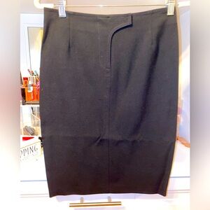 Laundry- 3/4 black skirt